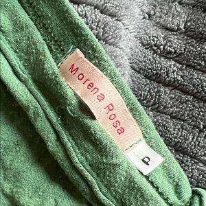 Morena Rosa Green tee with crystal and open back size p